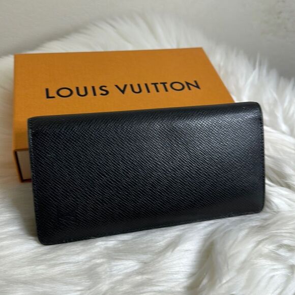 💯Authentic Louis Vuitton Bifold Long Wallet🍀 - Picture 1 of 17